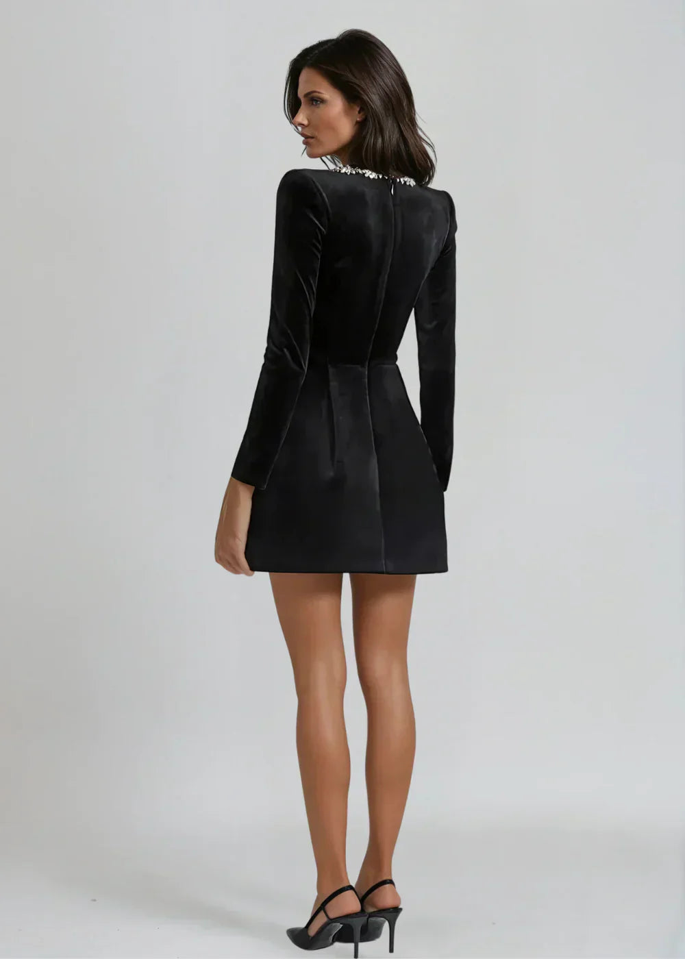 Mini-robe pour femme à manches longues, ornée, avec encolure carrée