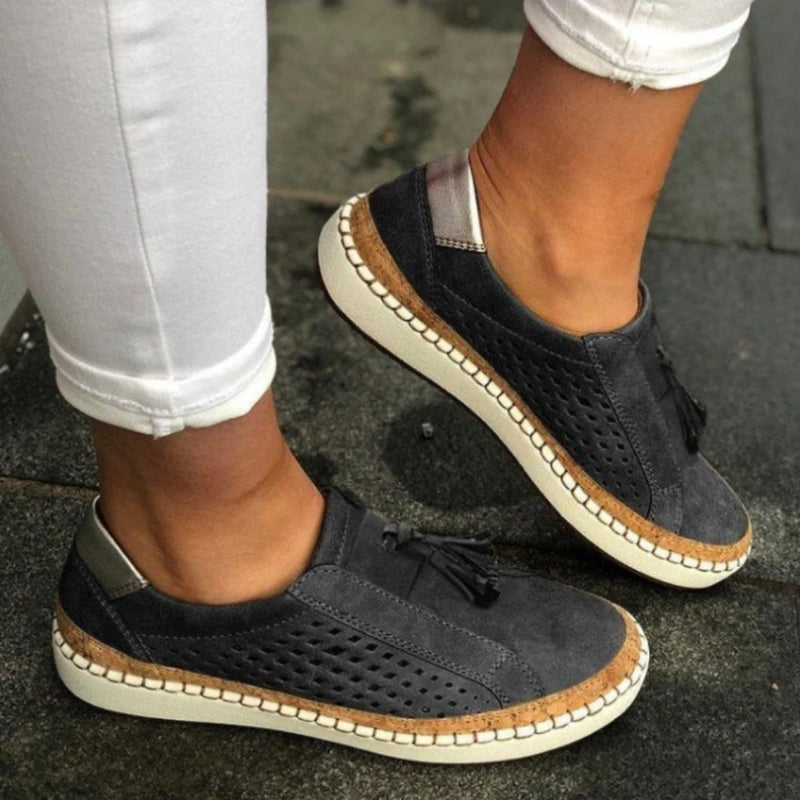 Chaussures décontractées à enfiler perforées avec pampilles pour femme