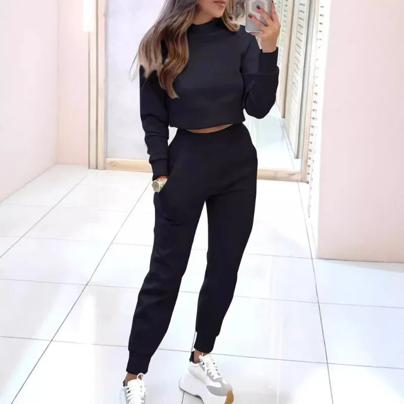 Ensemble d’intérieur pour femme composé d’un sweat-shirt court et d’un pantalon jogger