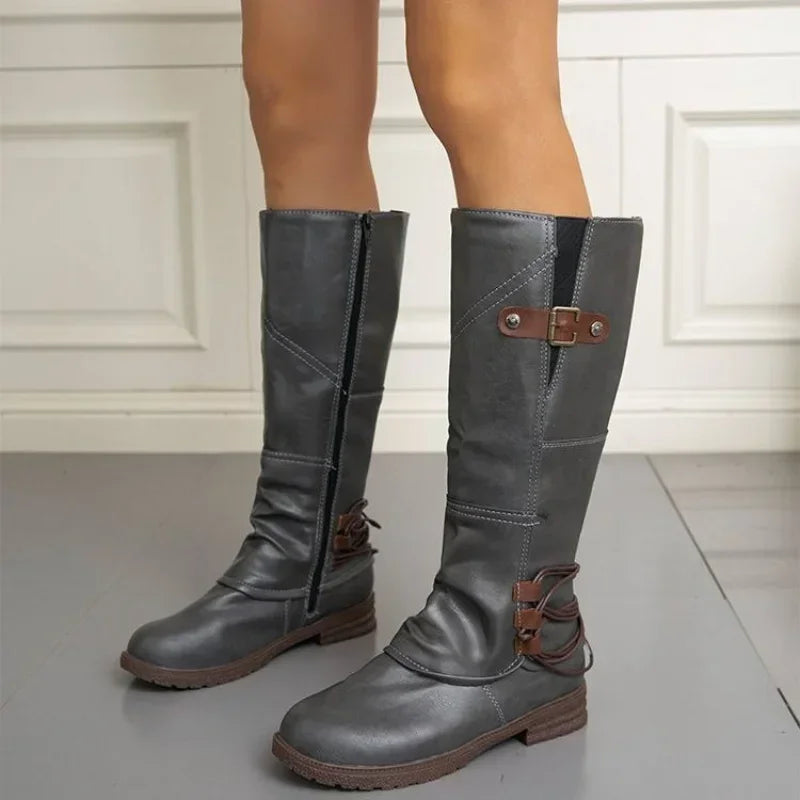 Bottes biker montantes jusqu’au genou avec détails de boucles pour femme