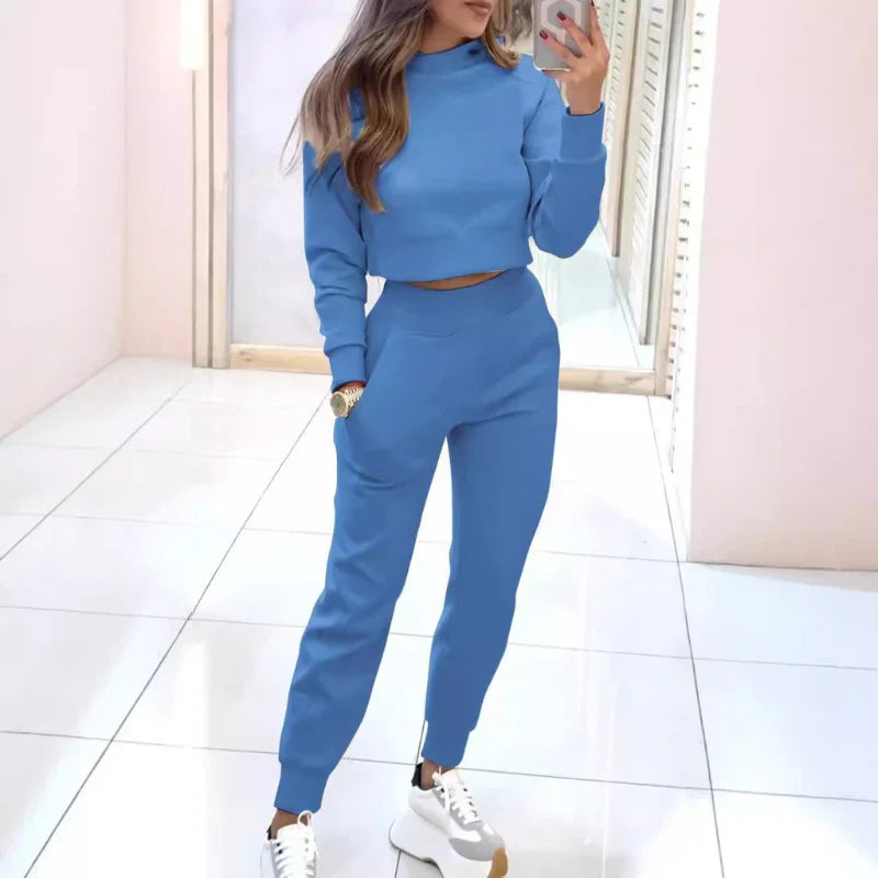 Ensemble d’intérieur pour femme composé d’un sweat-shirt court et d’un pantalon jogger