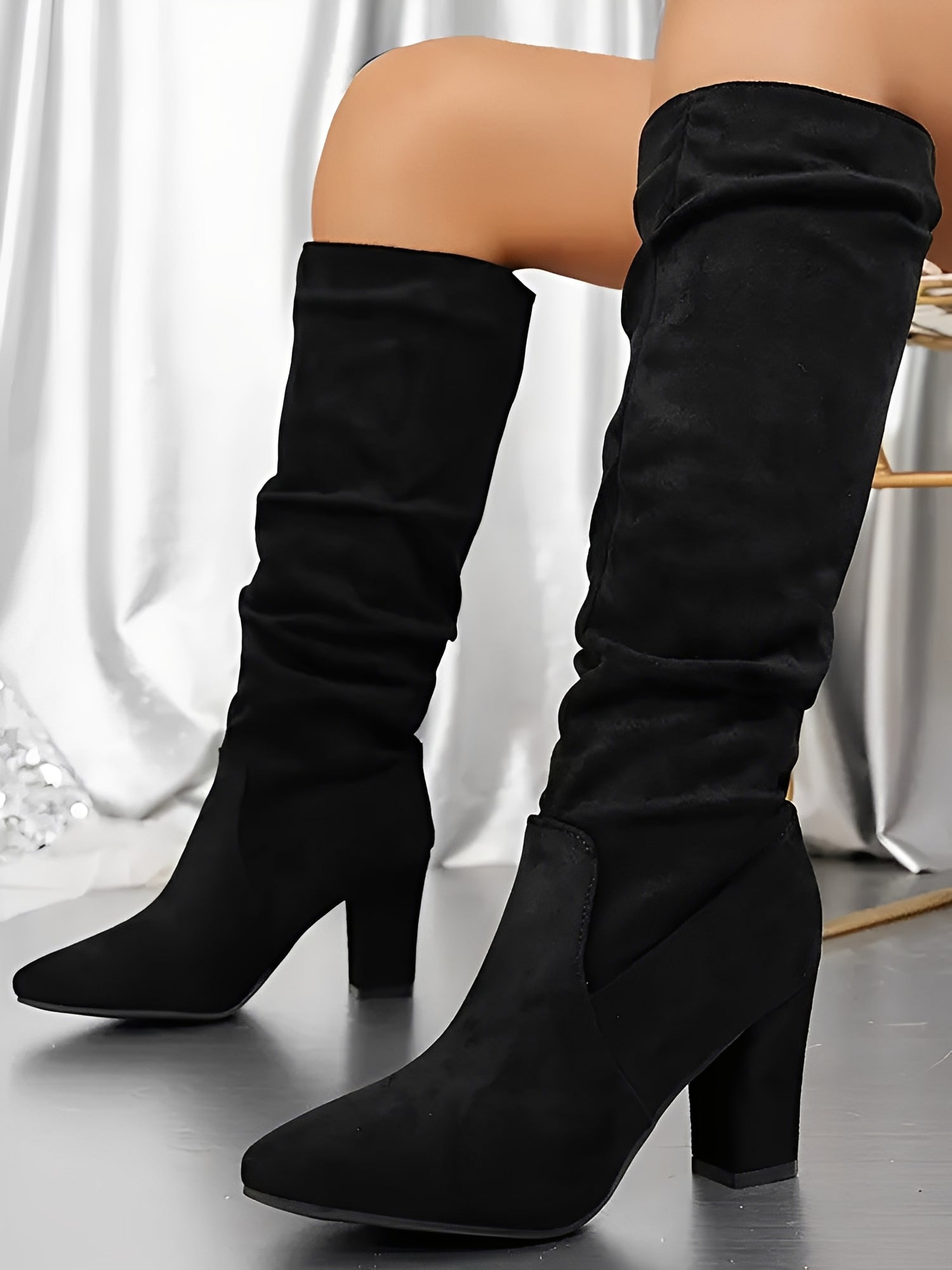 Bottes pour femme à talon carré montant jusqu’au genou