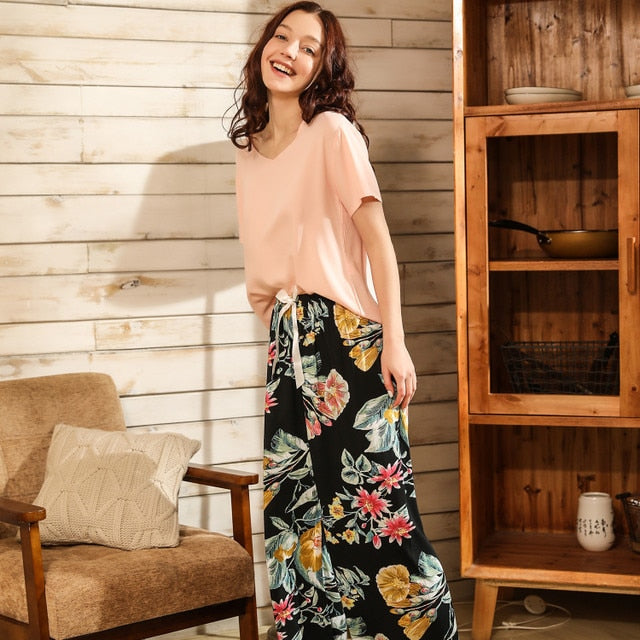 Ensemble pyjama fleuri pour femme avec haut à manches courtes