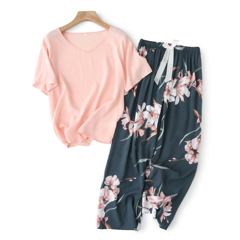 Ensemble pyjama fleuri pour femme avec haut à manches courtes