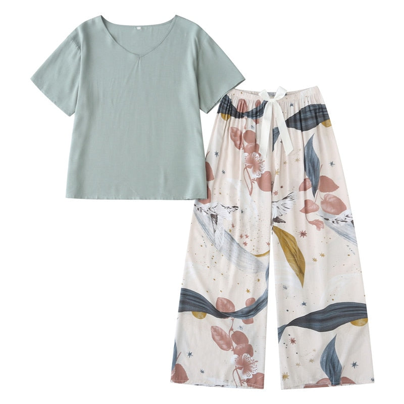 Ensemble pyjama fleuri pour femme avec haut à manches courtes