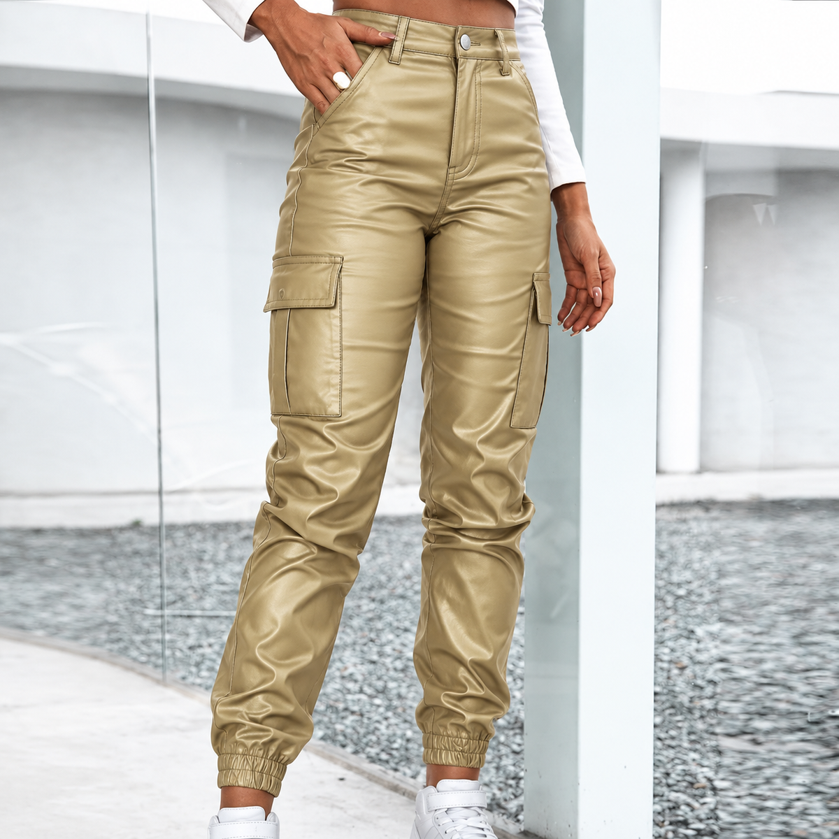 Pantalon fuselé pour femme en similicuir avec cordon de serrage