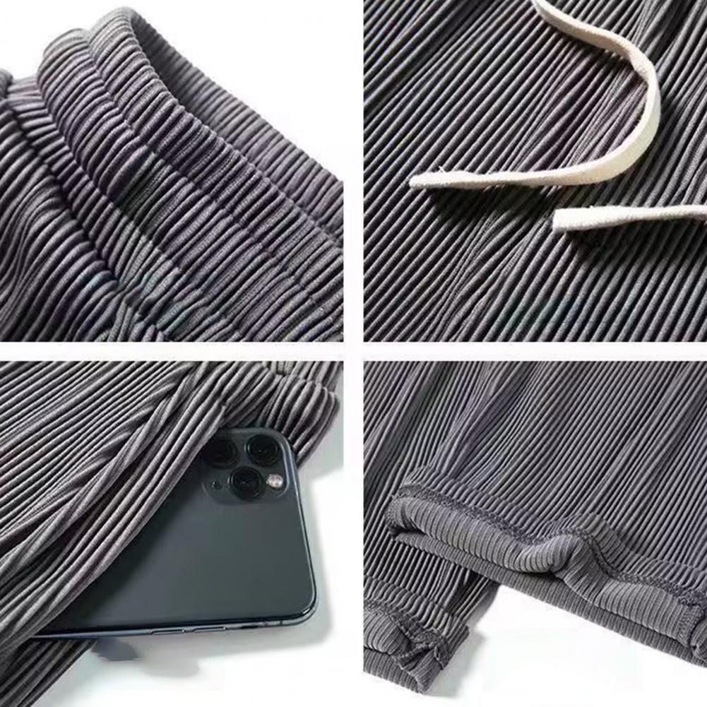 Men’s Pleated Wide-Leg Trousers