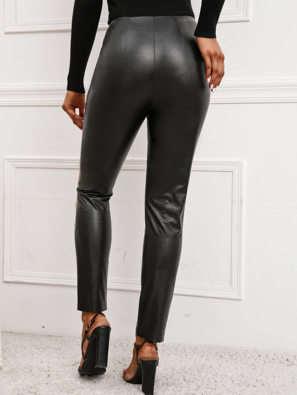 Pantalon femme taille haute en similicuir à empiècements colorés