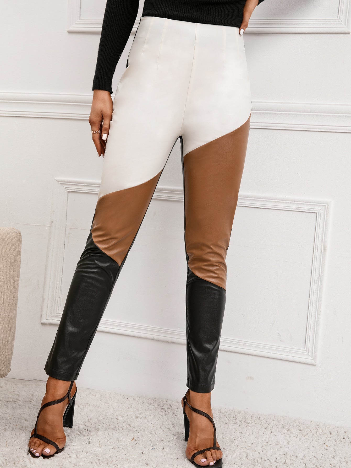 Pantalon femme taille haute en similicuir à empiècements colorés