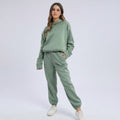 Ensemble femme avec sweat à capuche oversize et joggers