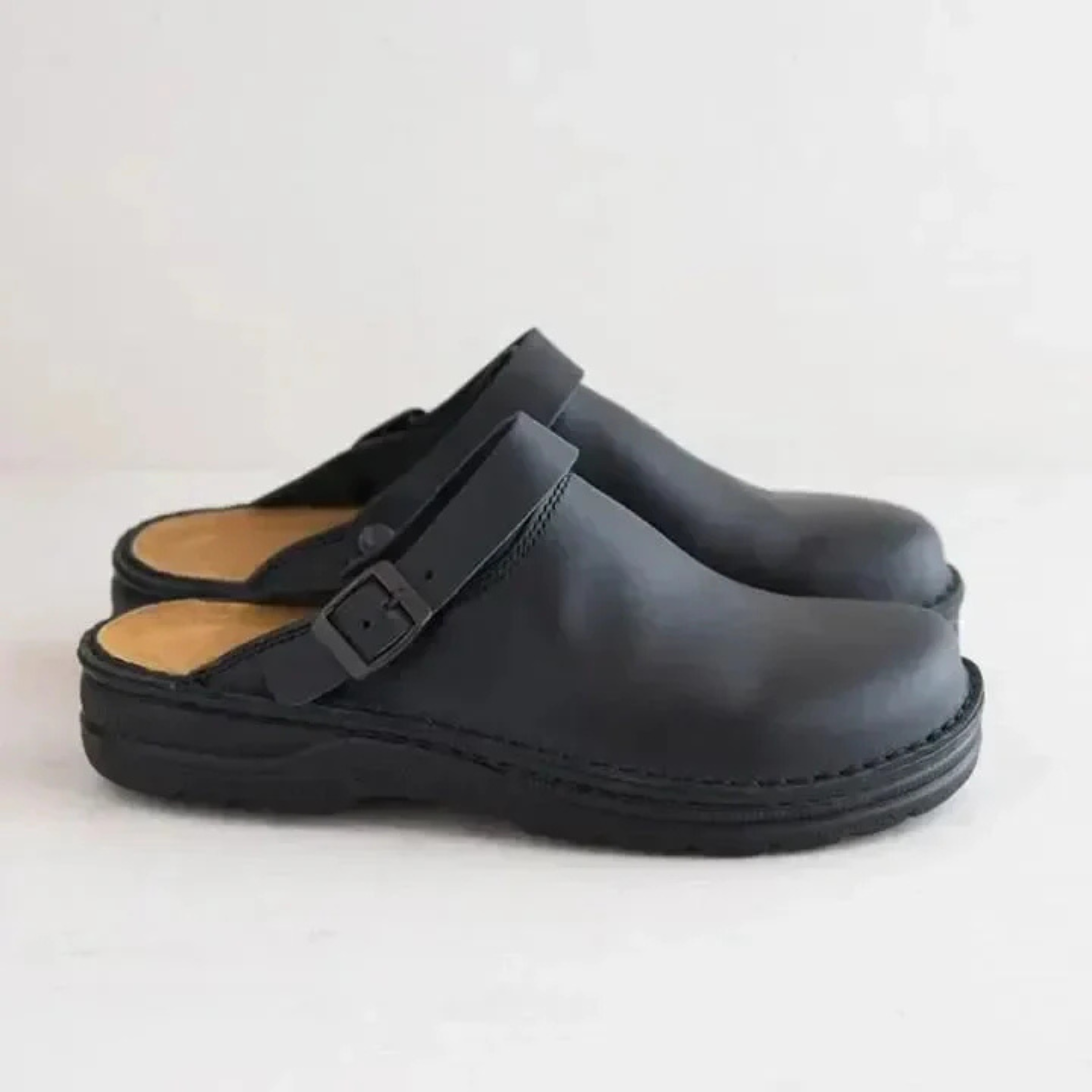 Men's Closed Toe Slip-On Clogs