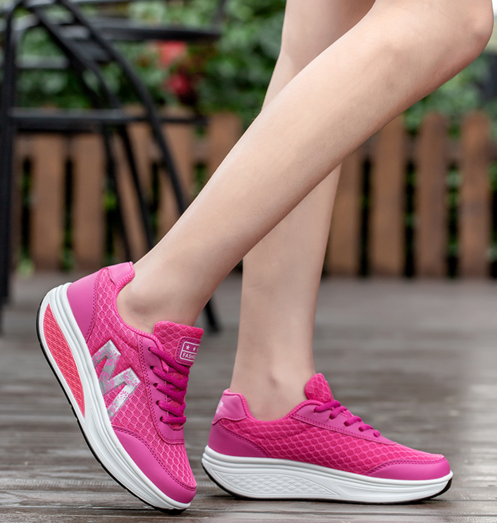 Baskets de marche en mesh pour femme avec semelle plateforme matelassée