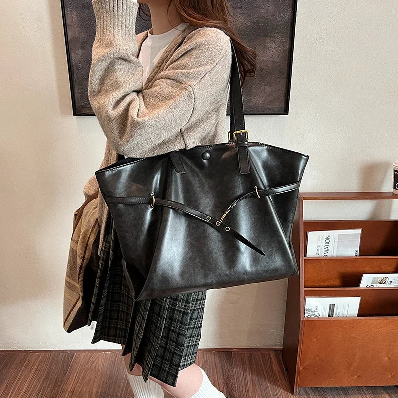 Women's Tote Bag in PU Leather for Autumn Work & Everyday Use