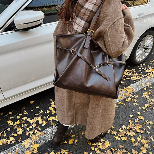Sac cabas en cuir avec détail de bride croisée