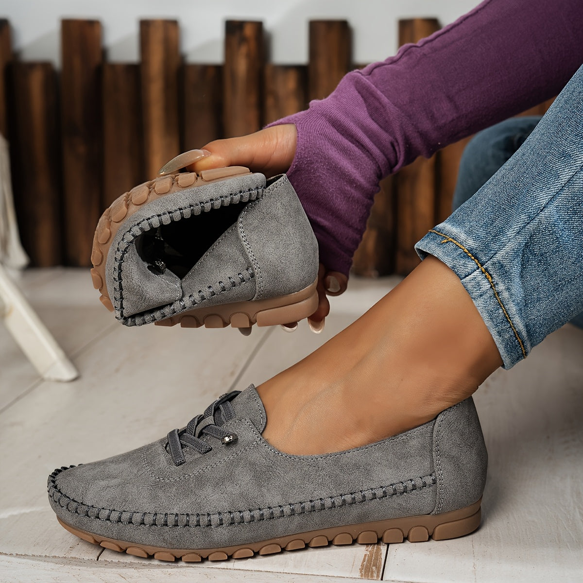 Women's Casual Lace-Up Walking Shoes