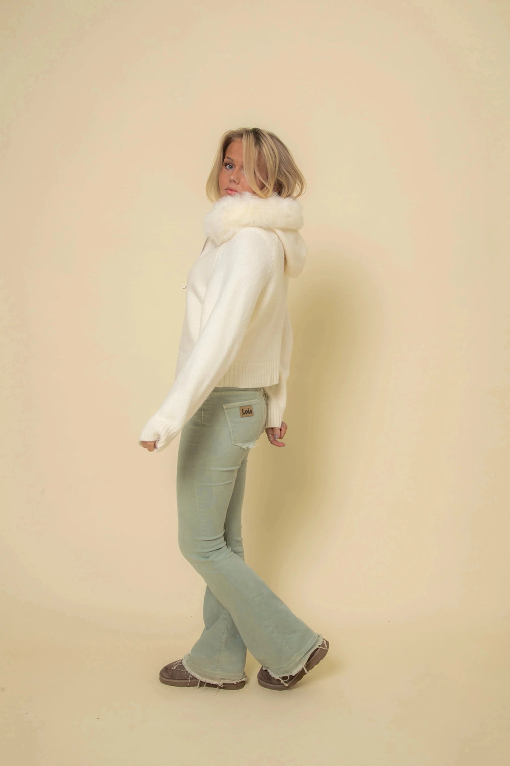 Women’s Faux Fur Collar Zip-Up Knitted Cardigan