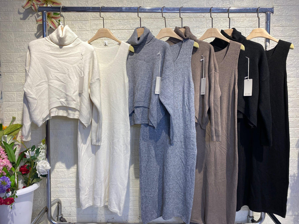 Ensemble pull en maille à col roulé et jupe midi pour femme