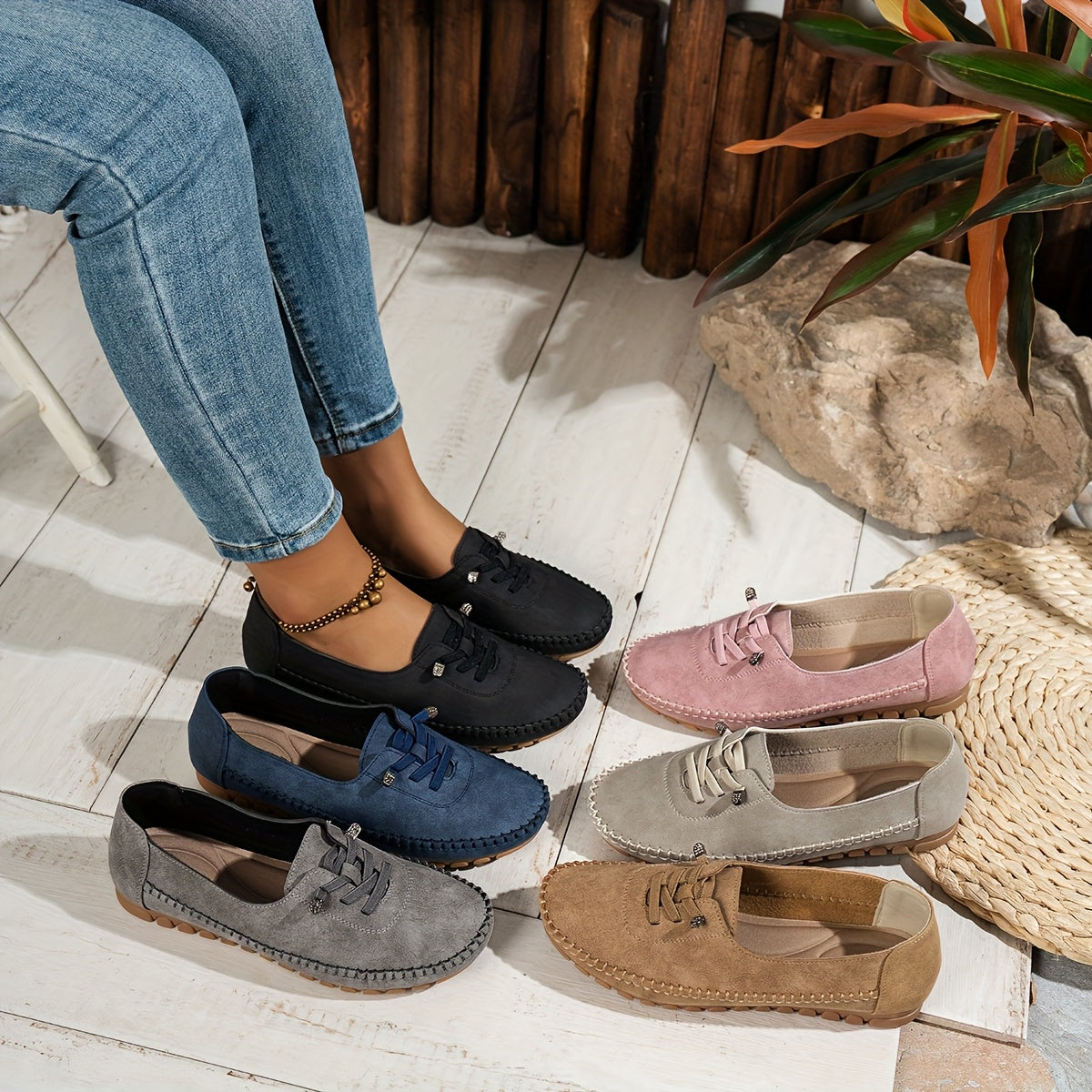 Women's Casual Lace-Up Walking Shoes