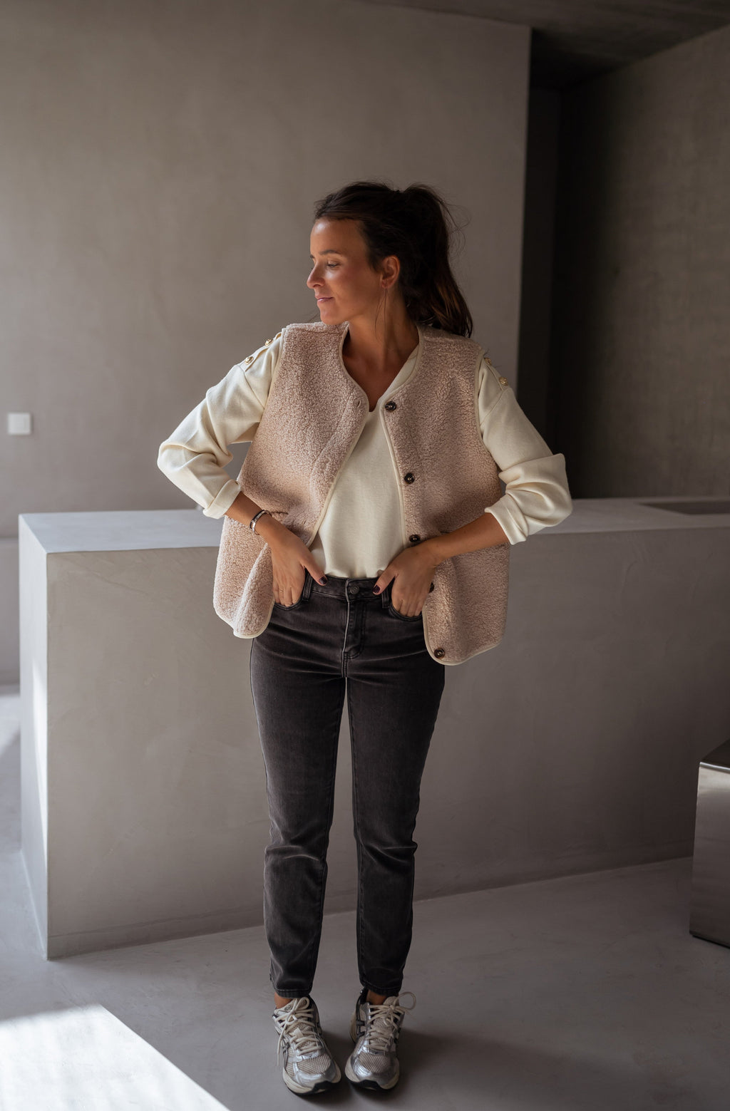 Women’s Teddy Fleece Button-Up Gilet with Pockets