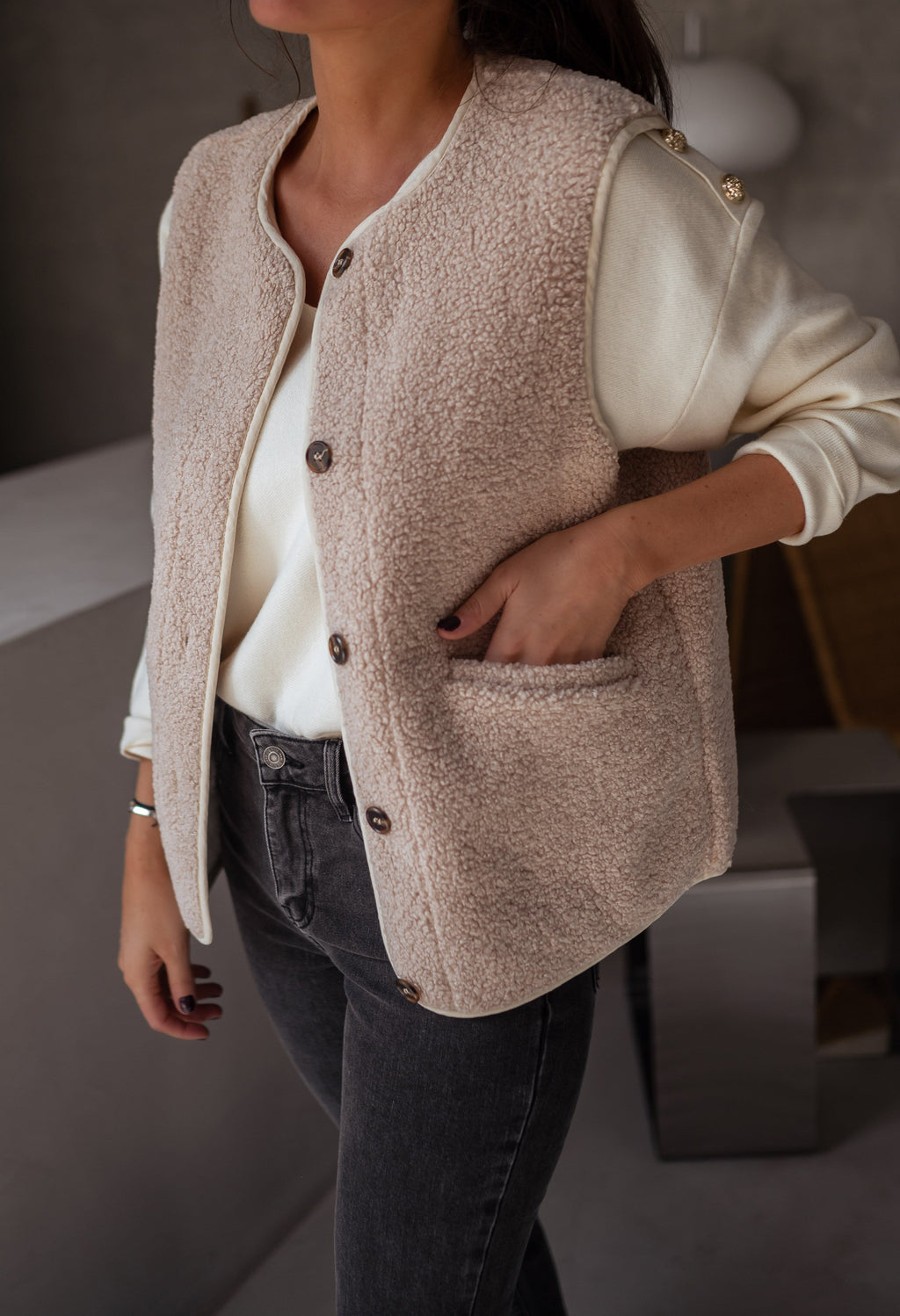 Women’s Teddy Fleece Button-Up Gilet with Pockets