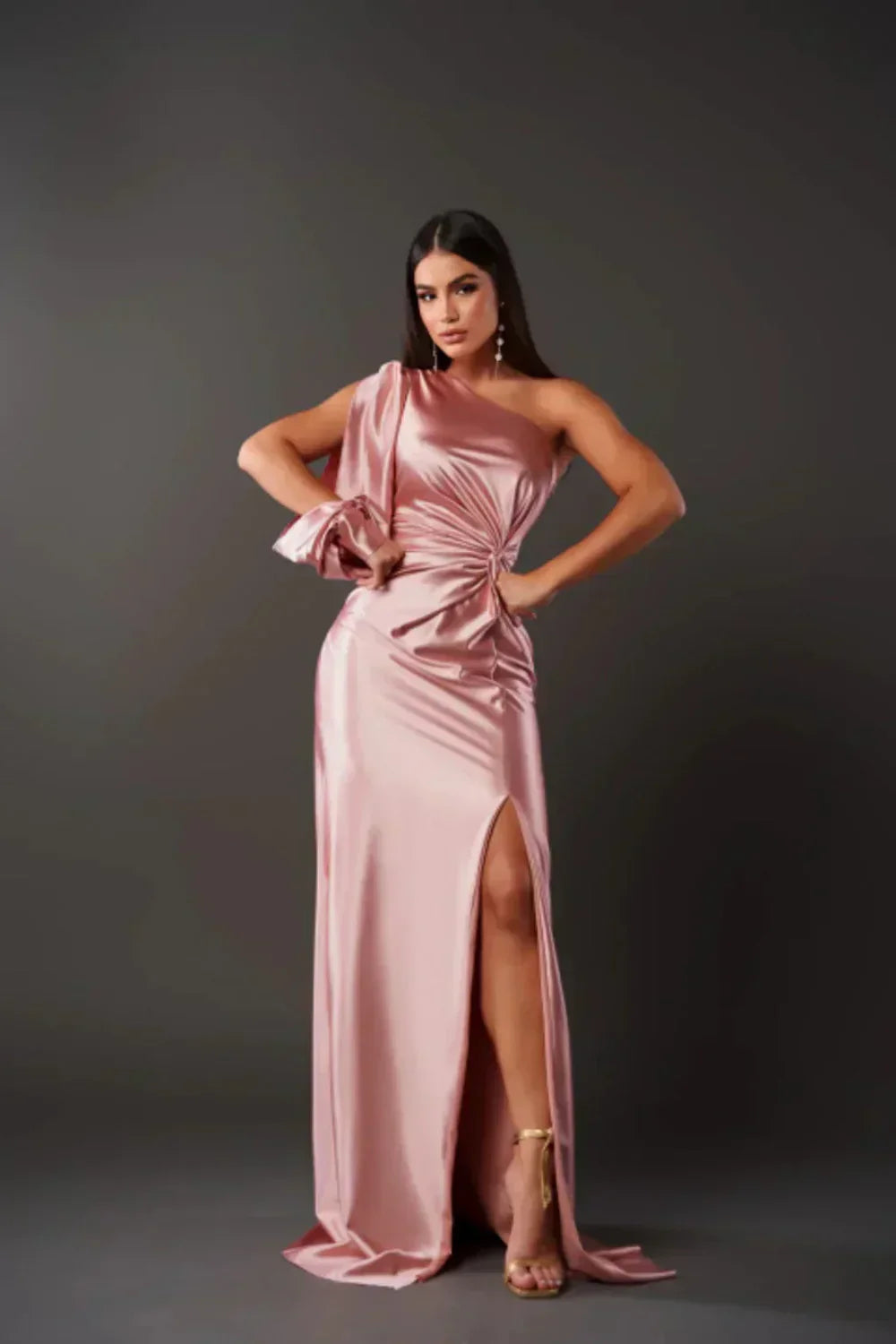 Robe longue pour femme à une épaule, froncée, avec fente sur la cuisse