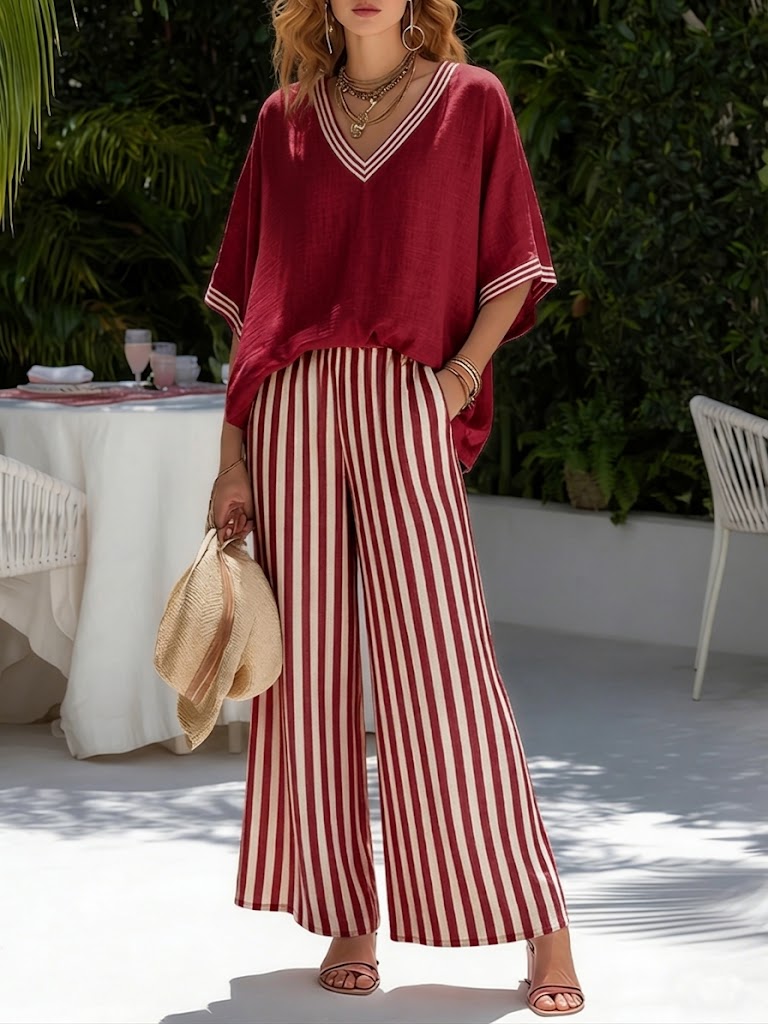 Ensemble composé d’un haut pour femme à col en V et d’un pantalon large rayé
