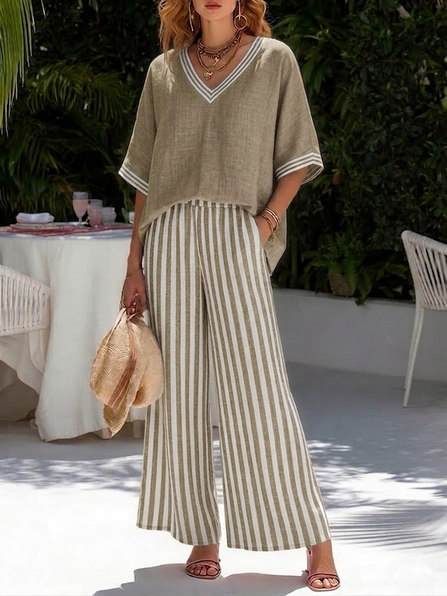 Ensemble composé d’un haut pour femme à col en V et d’un pantalon large rayé