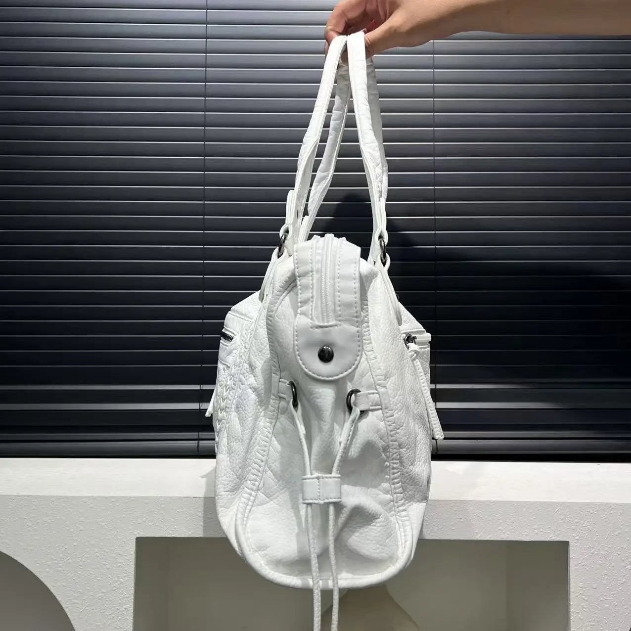 Women's Shoulder Bag in PU Leather with Multiple Pockets for Autumn Everyday Use