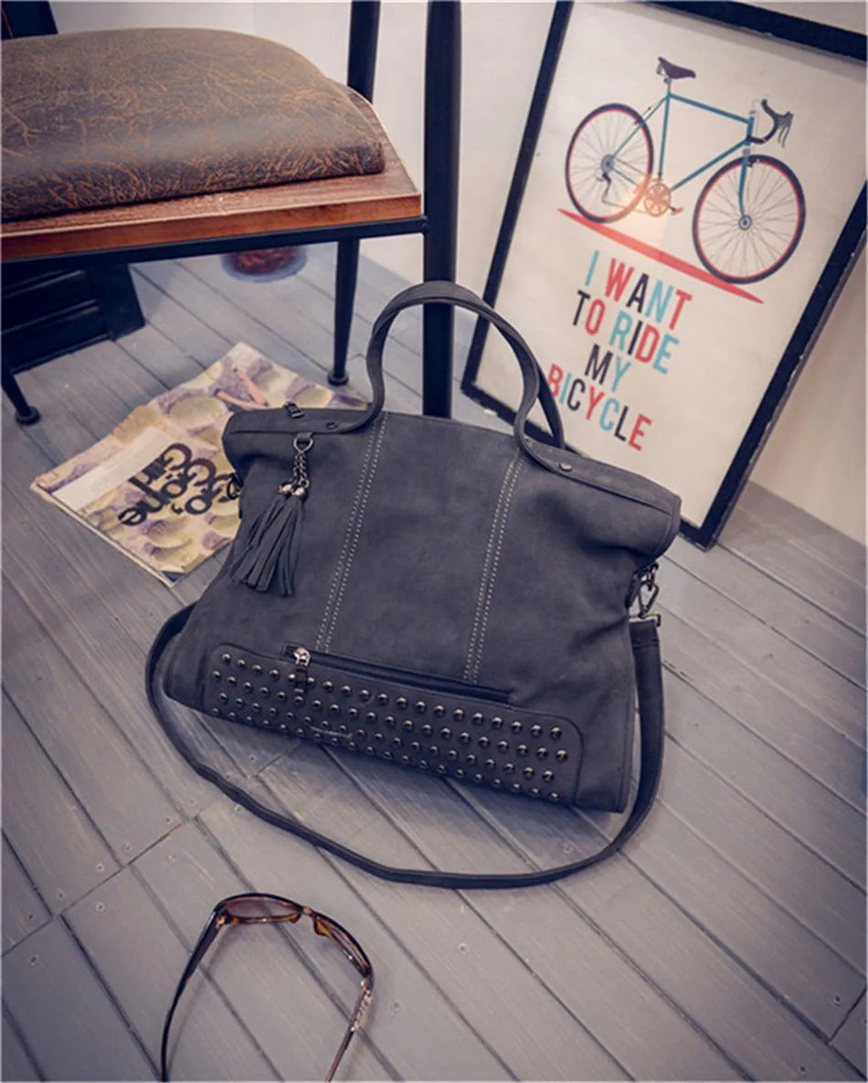 Women's Tote Bag in PU Leather with Crossbody Strap for Autumn Everyday Use