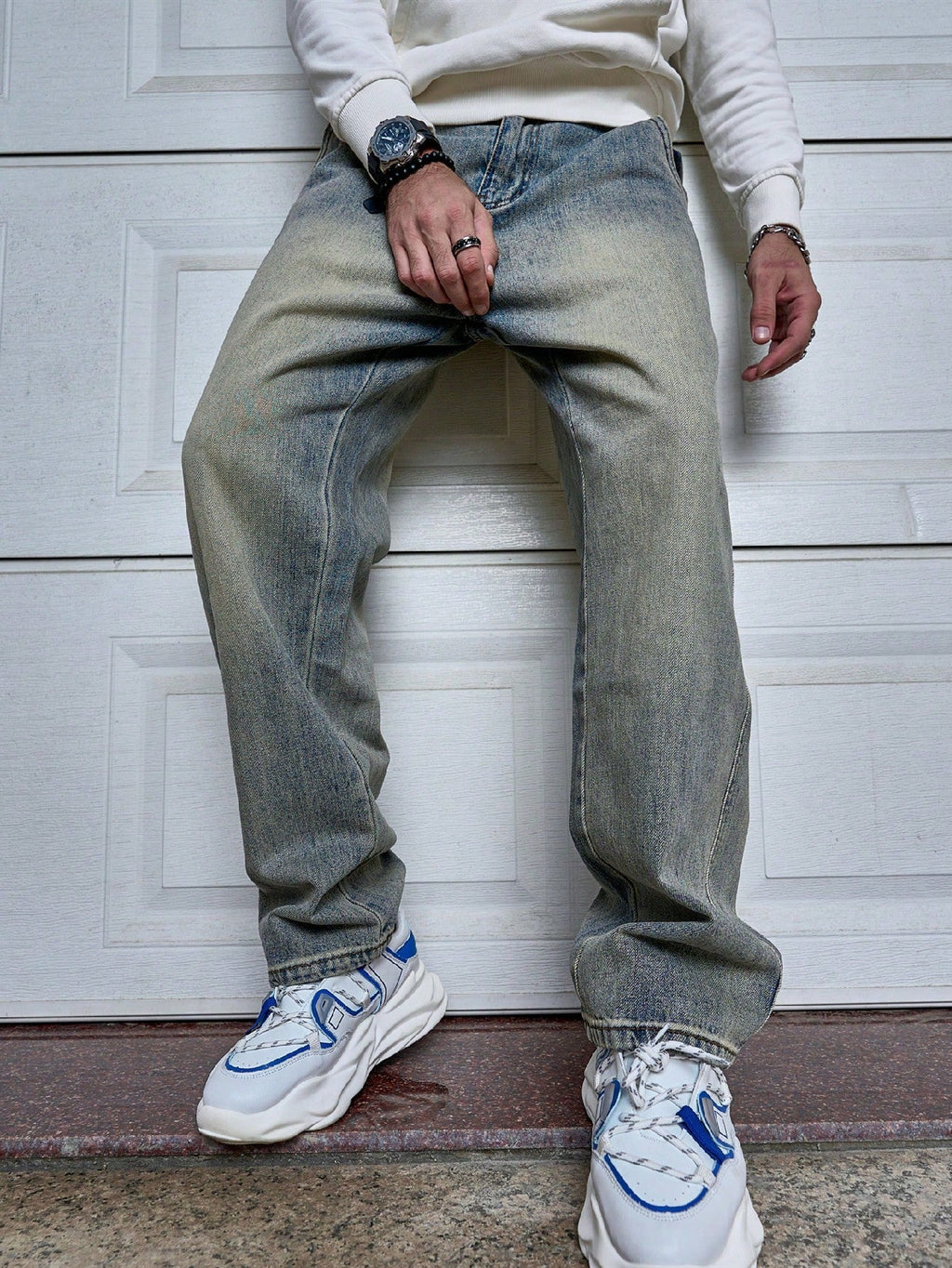 Men’s Relaxed Straight Leg Jeans with Vintage Wash