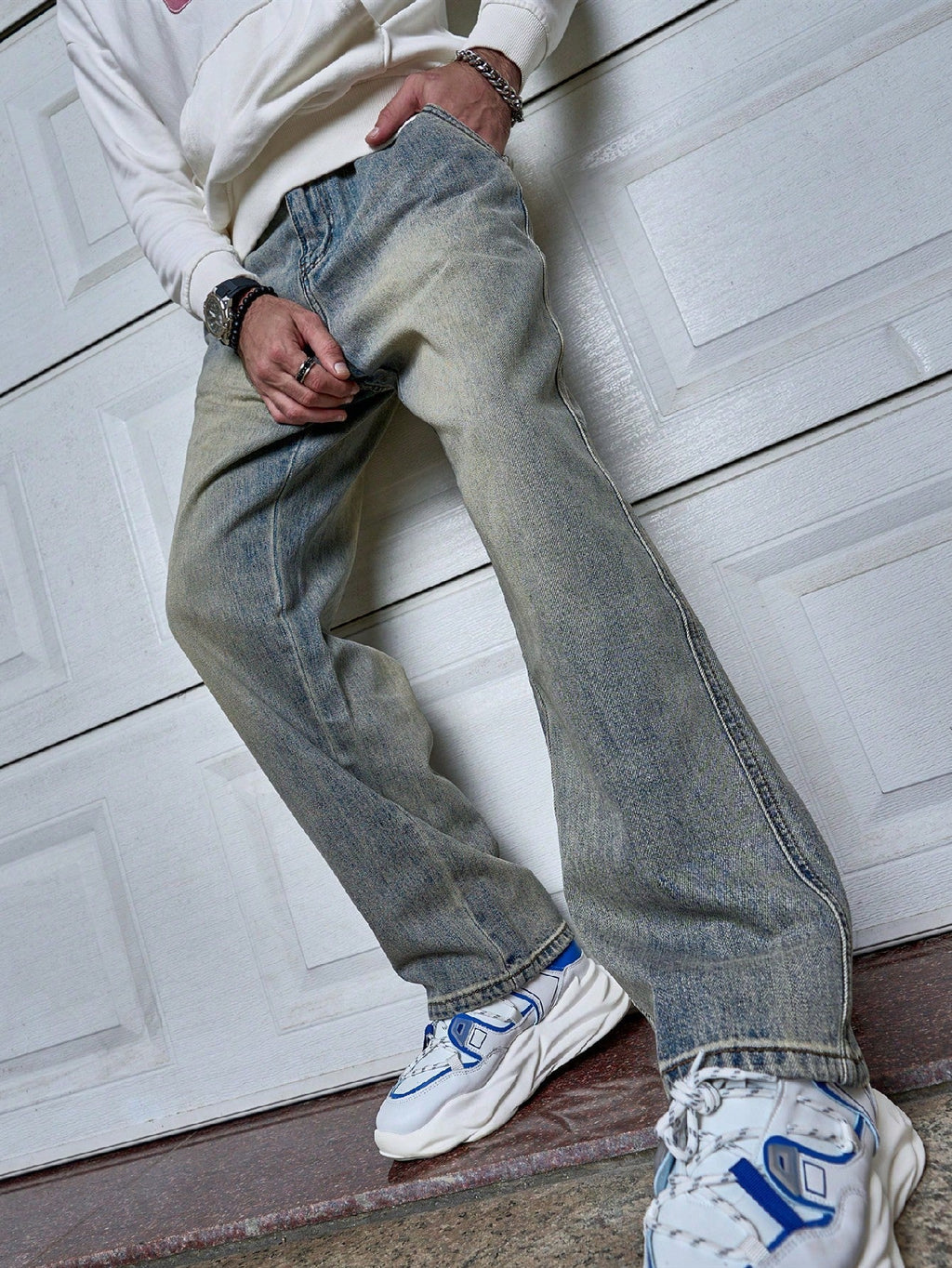 Men’s Relaxed Straight Leg Jeans with Vintage Wash
