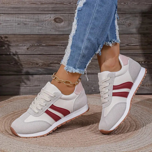 Baskets à lacets avec empiècements contrastants