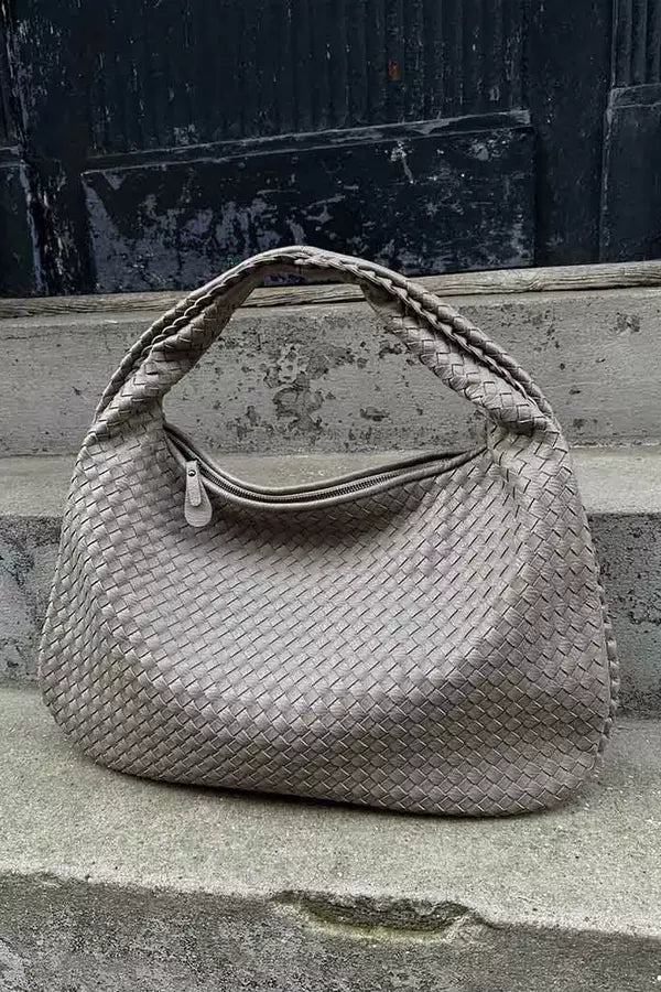 Sac souple tressé porté épaule pour femme